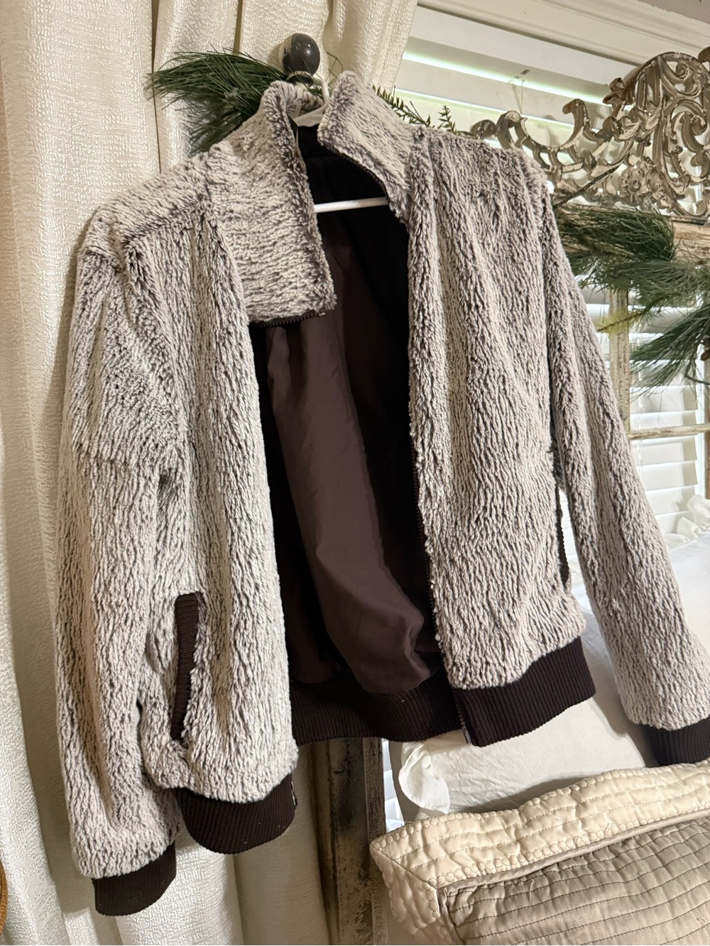 Patagonia Two-Tone Plush Zip Jacket in Beige and Brown - Picture 3 of 6